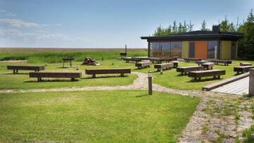 Фото номера Коттедж с 6 спальнями Дома для отпуска Saulepa Seaside Villa г. Saulepa 19