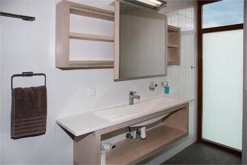 Фото номера Коттедж с 6 спальнями Дома для отпуска Saulepa Seaside Villa г. Saulepa 9